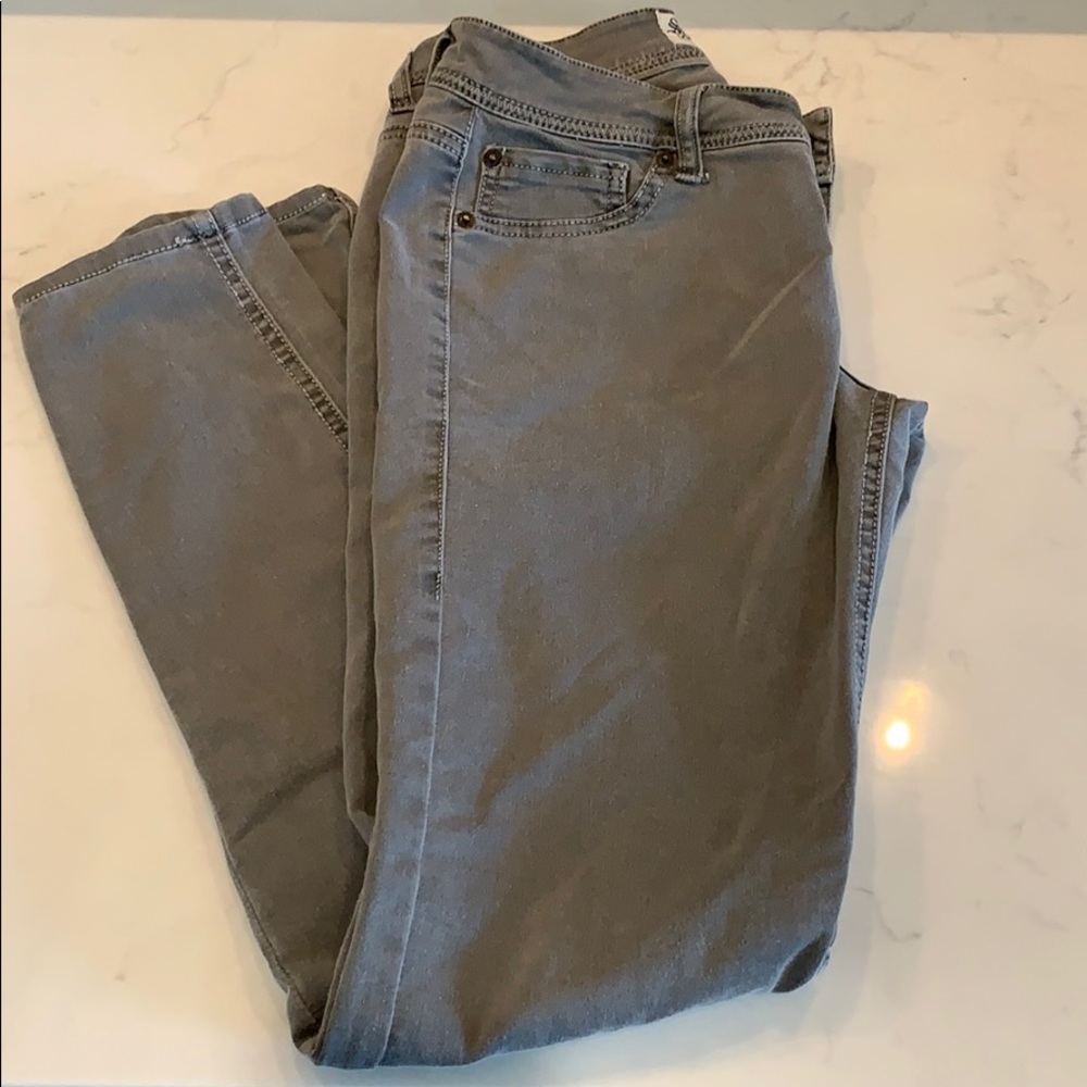 Light gray jeggings